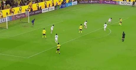 C罗亚冠2首秀只踢半场！2射0中错失良机，获6.7分仅高于1人