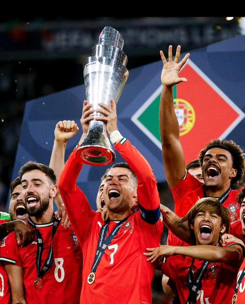 葡萄牙靠他？25岁指挥官正值巅峰，帮巴黎夺欧冠后帮总裁争夺奖杯