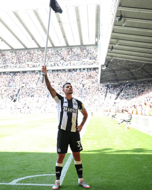 吉马良斯加盟纽卡4周年，4年出战187次，打入30球外加30助