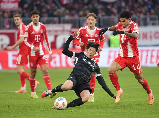 半场：弗赖堡0-0拜仁，双方造险均被门将化解